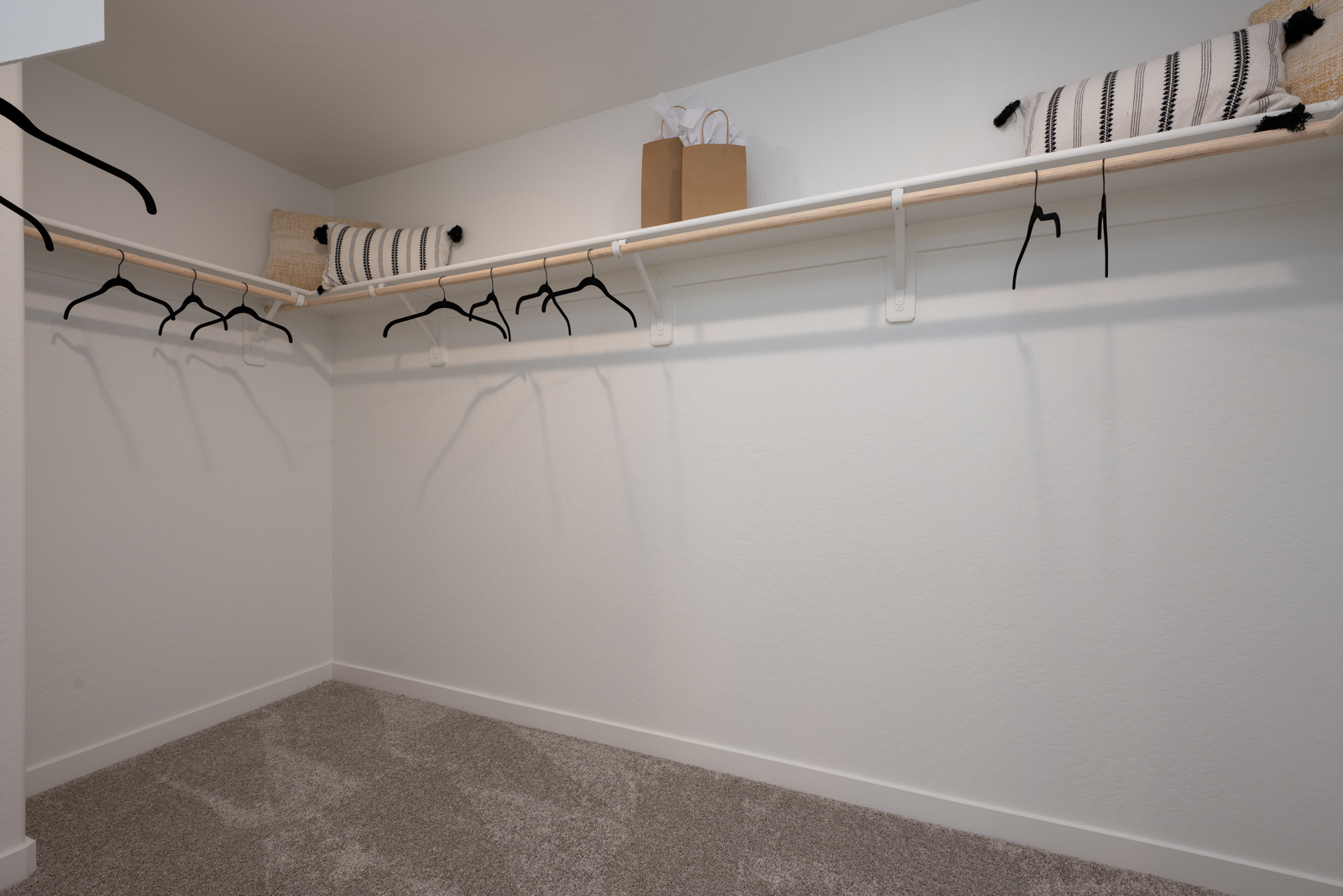 A white wall with a white wall.