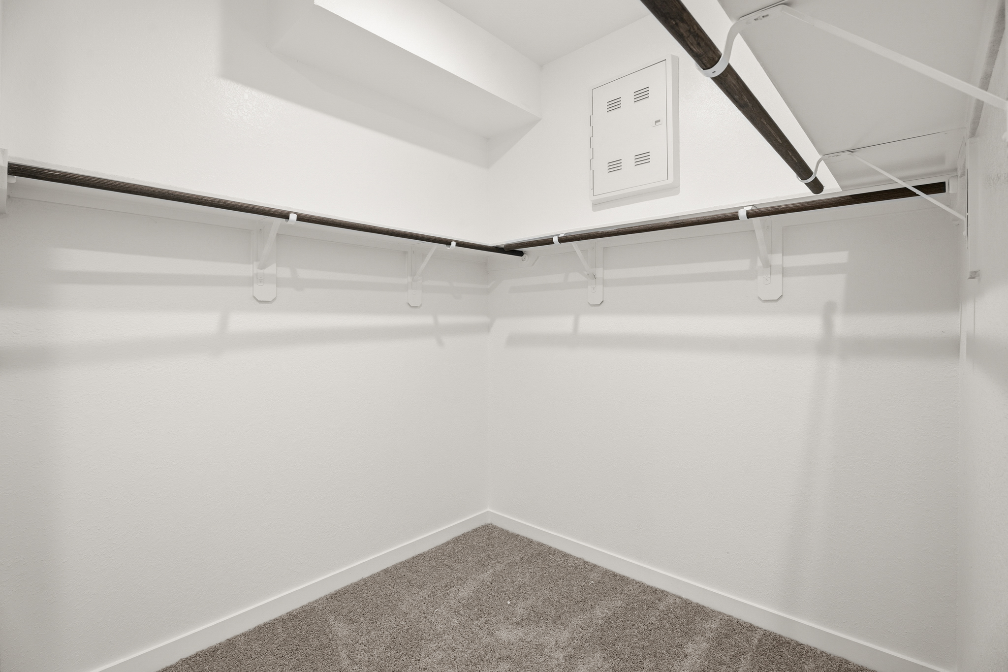 A white wall with a white wall.