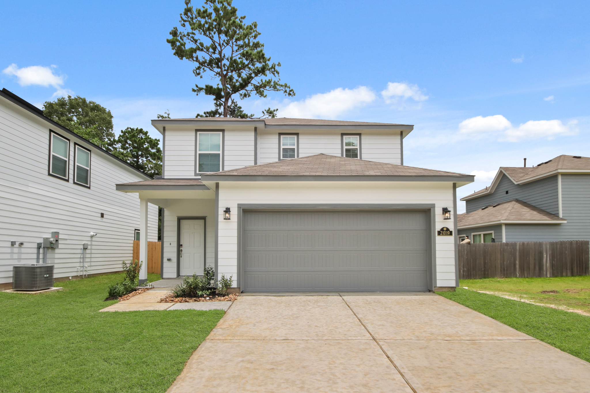 010631 21019 Voyage Lane